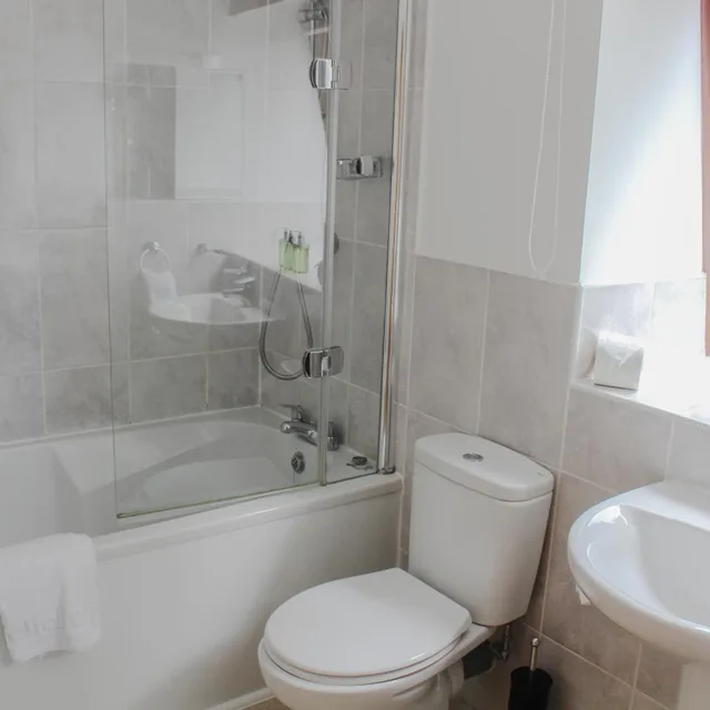غرفة عائلية بسرير مزدوج، Belvilla Inverness Craigmonie Hotel 7/10