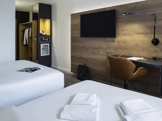 غرفة سوبيريور بسريرين منفصلين، NOVOTEL LAUSANNE BUSSIGNY 4/8