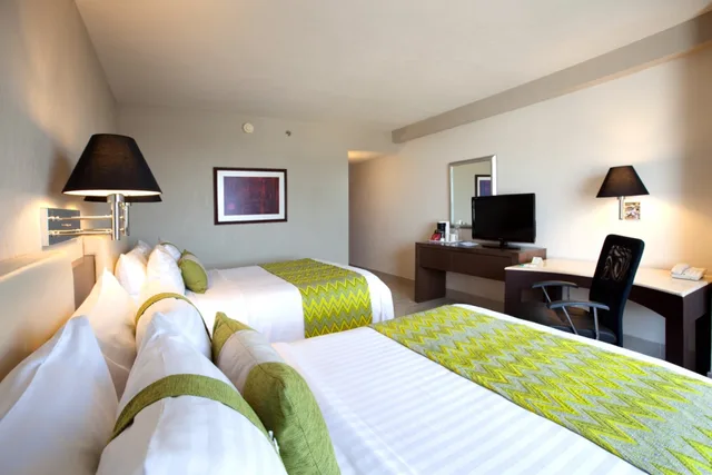 غرفة بسرير كينج، Holiday Inn Puebla La Noria 3/3