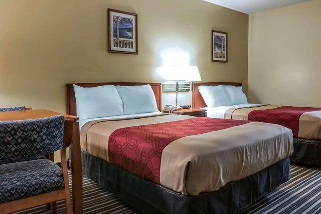 غرفة مزدوجة، Econo Lodge Paw Paw MI 2/10