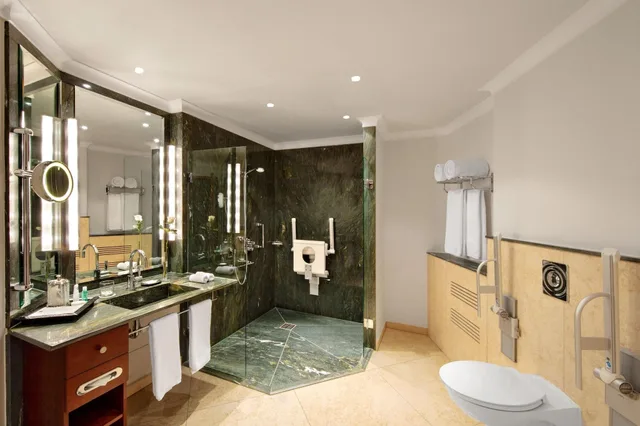غرفة غراند بسرير مزدوج، St Regis Mardavall Mallorca Resort 7/8
