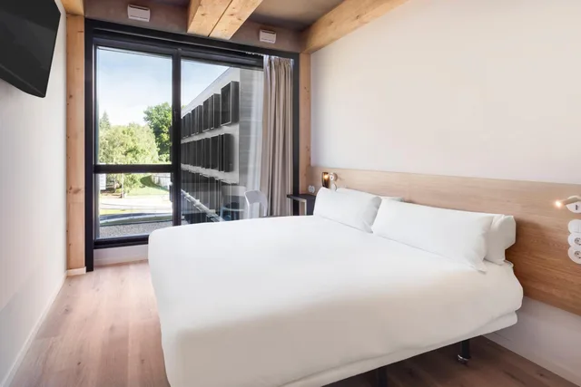 Deluxe, Double Bed, B&B HOTEL Guimaraes 4/7
