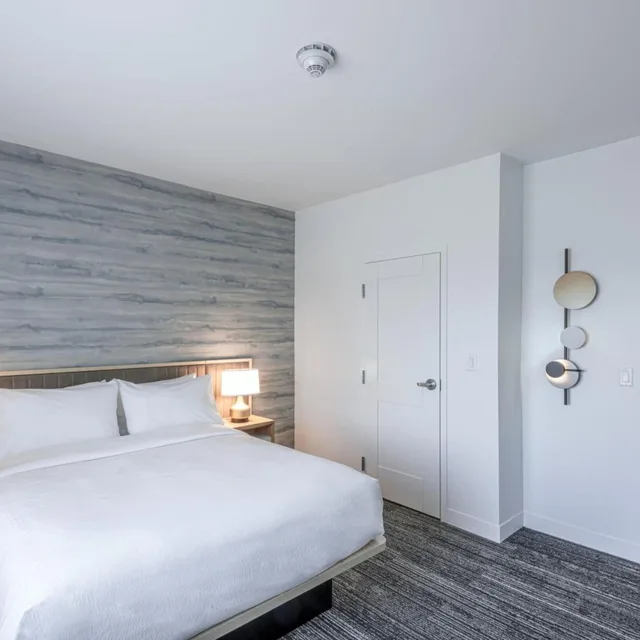 جناح كبير بسرير كوين بغرفة نوم واحدة مع أريكة، TownePlace Suites by Marriott Dallas Rockwall 1/4