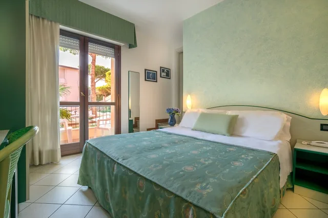 غرفة قياسية رباعية بسريرين منفصلين وسرير بطابقين، Hotel La Tavernetta 6/10