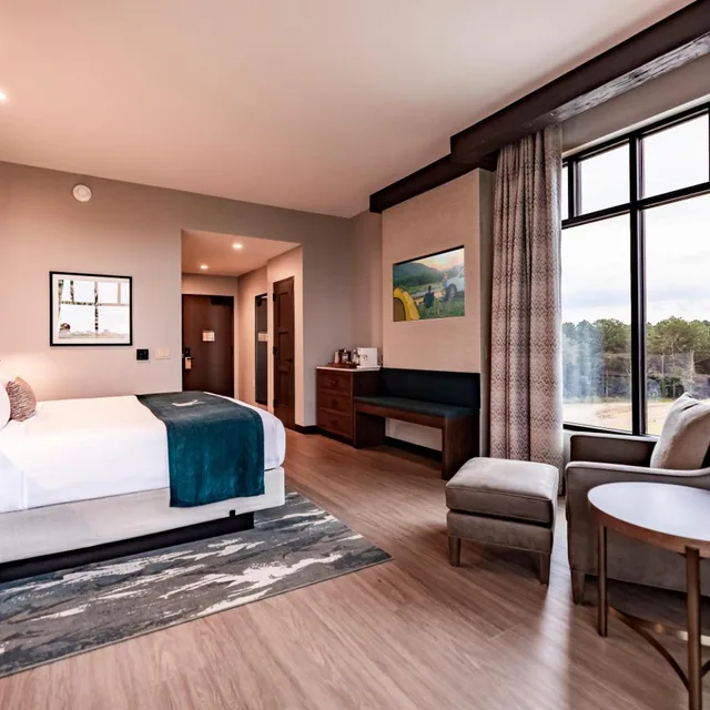 Tower, King Bed، Choctaw Landing Casino & Resort, Trademark Coll by Wyndham 2/4