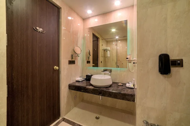 غرفة بريميوم بسرير كينج، Vivanta Jamshedpur, Golmuri 5/6