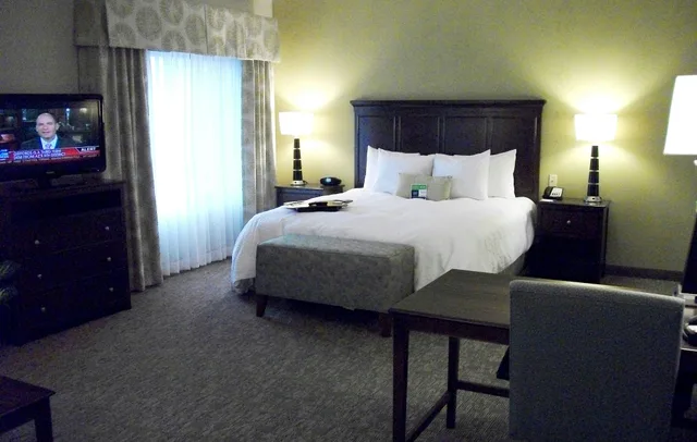 Studio, King Bed, Sofa, Hampton Inn Suites Manteca 2/10