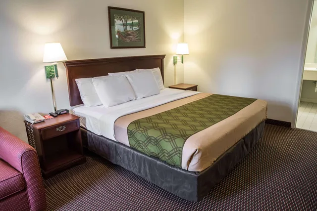 غرفة بسرير كينج لذوي الإعاقة، Econo Lodge Crystal Coast 2/5