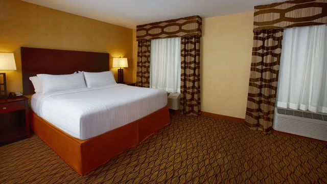 غرفة قياسية بسريرين كوين لذوي الإعاقة، Holiday Inn Express Bordentown - Trenton South 2/5
