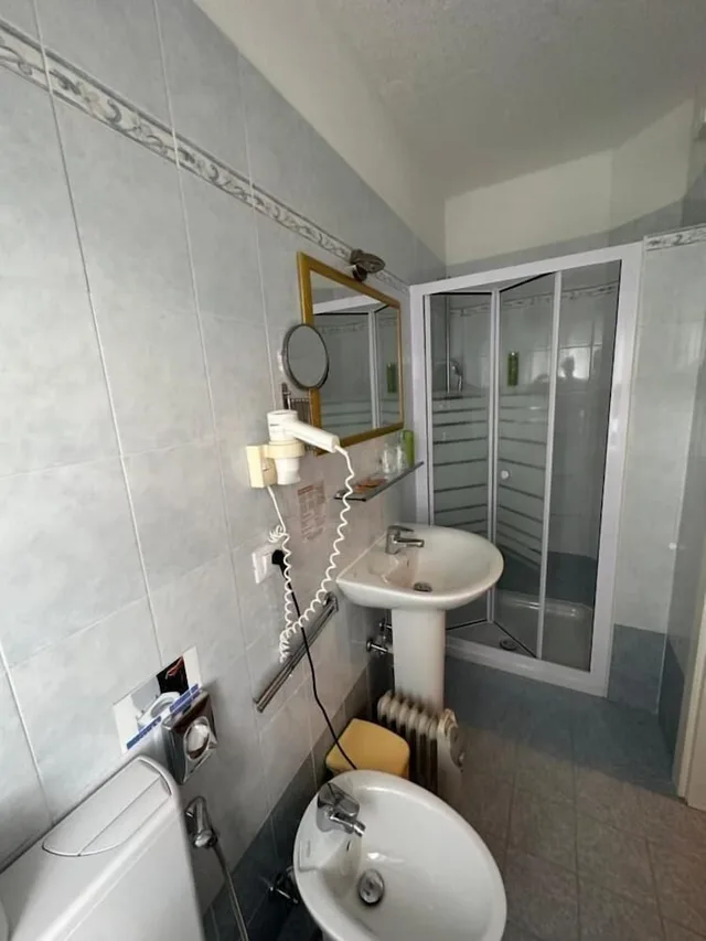 غرفة بسريرين منفصلين بشرفة، Hotel Irene 9/10