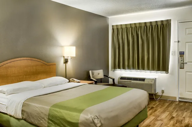 غرفة قياسية بسرير كوين للمدخنين، Studio 6 Extended Stay - Ocean Springs, MS 3/8
