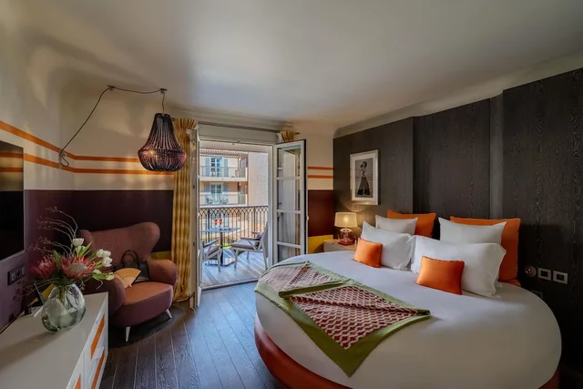 Room, Round Bed, Queen Bed, Patio, Terrace, Paris Saint Tropez 2/4