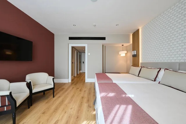 Barcelona, Deluxe, Suite, Private Pool، Hotel Catalonia Ramblas 2/3