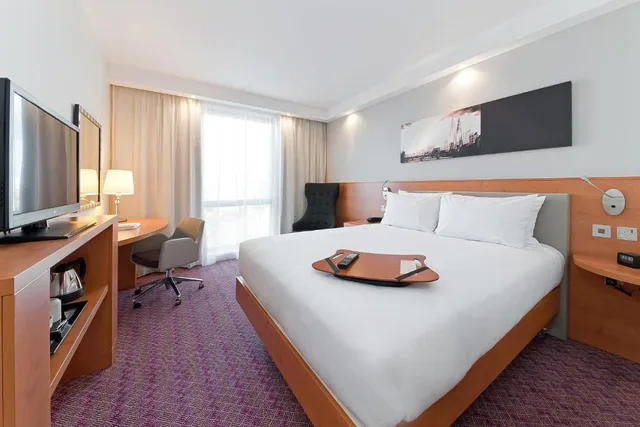 غرفة مفردة بسرير مزدوج، Hampton by Hilton London Waterloo Hotel 1/2
