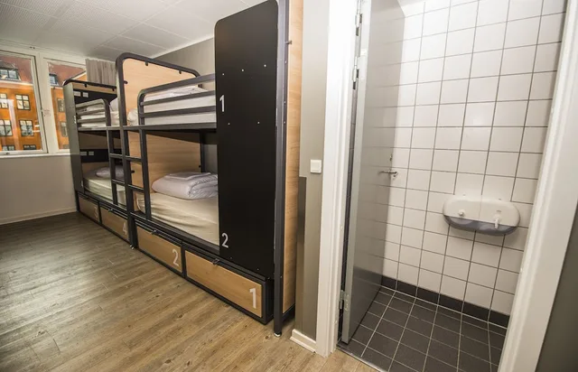 Private, 6 Beds, 3 Bunk Beds، Generator Hostel Copenhagen 4/8