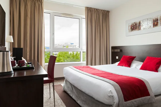 غرفة قياسية بسرير كينج بإطلالة على البحيرة، Holiday Inn Strasbourg Nord 1/4