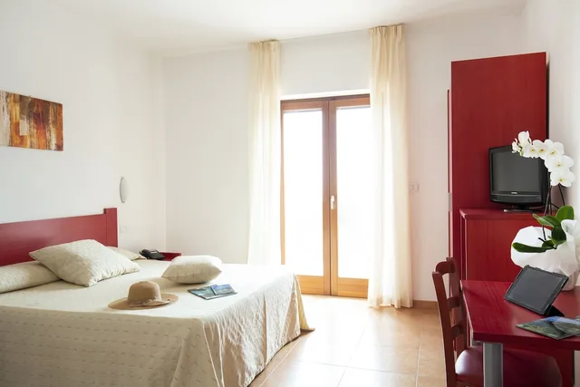Room, Double Bed, Balcony, Delle More 1/3