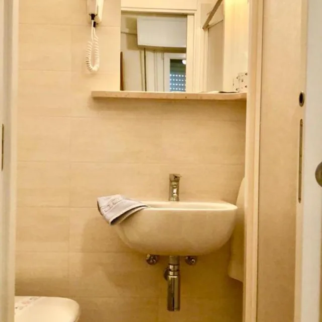 غرفة قياسية رباعية، Hotel Alessi Rimini 1/4