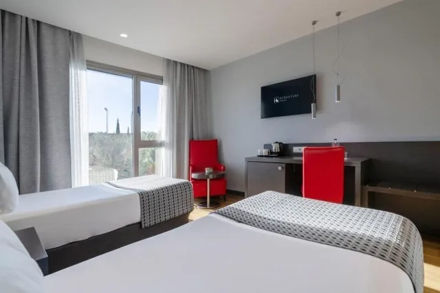 Room, Single, Twin Beds, Eurostars Arenas de Pinto 2/10