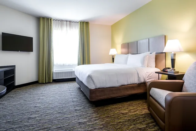 غرفة قياسية بسرير كينج، CANDLEWOOD SUITES BUDA - AUSTIN SW 1/3