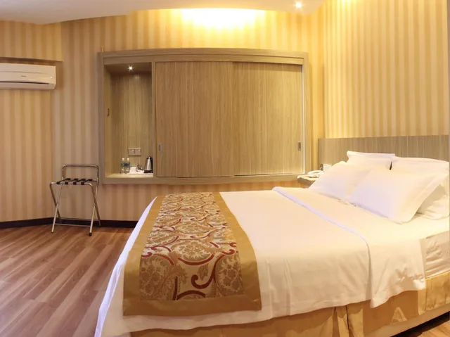 Superior, No Window, Mandarin Hotel 1/1