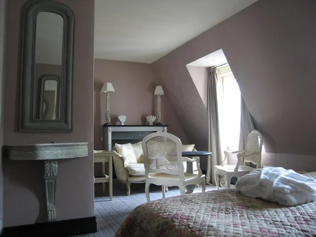 Deluxe, King Bed, Hotel Chateaubriand 9/10
