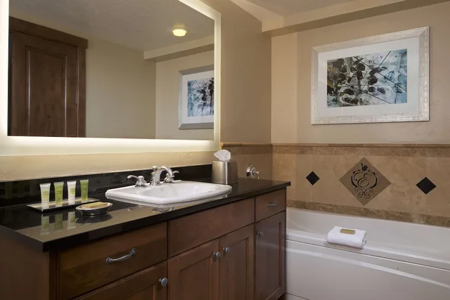 جناح بسريرين كوين بـ3 غرف نوم مع أريكة، Hilton Grand Vacations Club Sunrise Lodge Park City 9/10