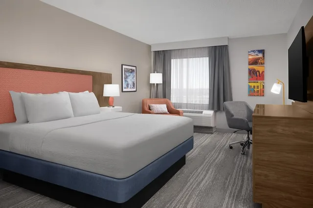 Standard, King Bed, Hampton Inn & Suites Denver-Cherry Creek 1/7