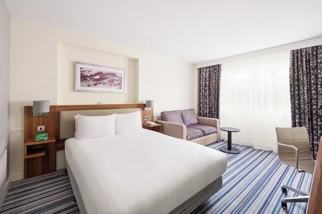 غرفة قياسية بسرير مزدوج مع أريكة، Holiday Inn Derby Nottingham M1 J25 2/10