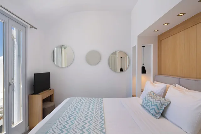 جناح غراند بسريرين منفصلين بإطلالة على البحر بشرفة بغرفتي نوم مع أريكة، Volcano View Hotel 1/10