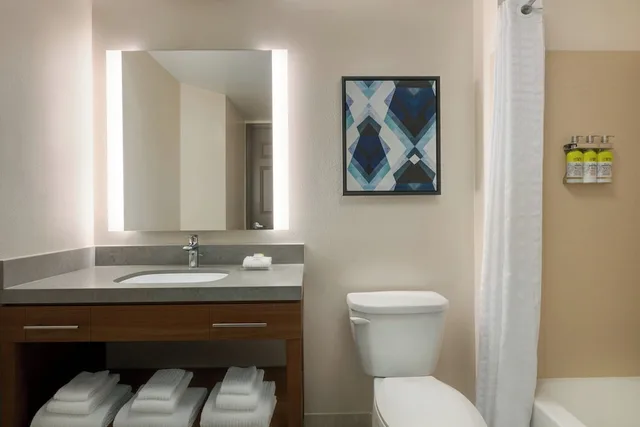 غرفة قياسية بسرير كوين، CANDLEWOOD SUITES HARRISBURG 5/7
