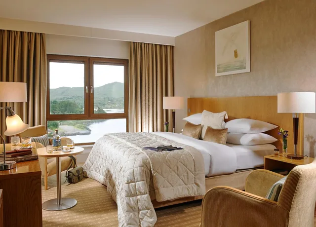 غرفة بسرير مزدوج أو سريرين منفصلين بإطلالة على البحر، Sneem Hotel 3/3