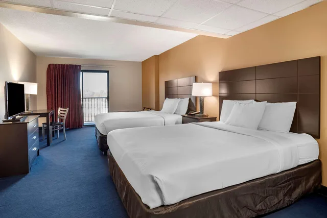 جناح، Econo Lodge Inn and Suites Resort Rehoboth Beach 1/4