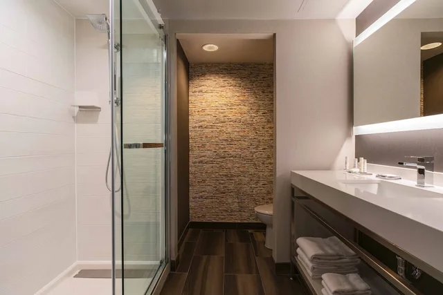 غرفة بسرير كينج بإطلالة على المرفأ مع أريكة، Baltimore Marriott Waterfront 4/5