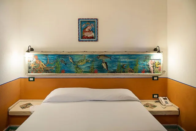 جناح جونيور، Hotel Mamma Santina 5/5