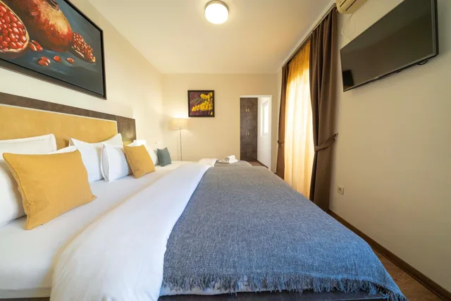 غرفة قياسية بسرير مزدوج أو سريرين منفصلين مع سرير إضافي، BOUTIQUE HOTEL MOMENTUM by Aycon 7/10