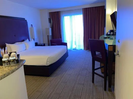 Room, King Bed, Royal Tower, Smoking، Hard Rock Hotel & Casino Biloxi 1/4