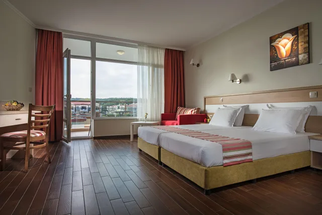Standard, Twin Beds, Balcony or Terrace، Miramar Hotel 1/1