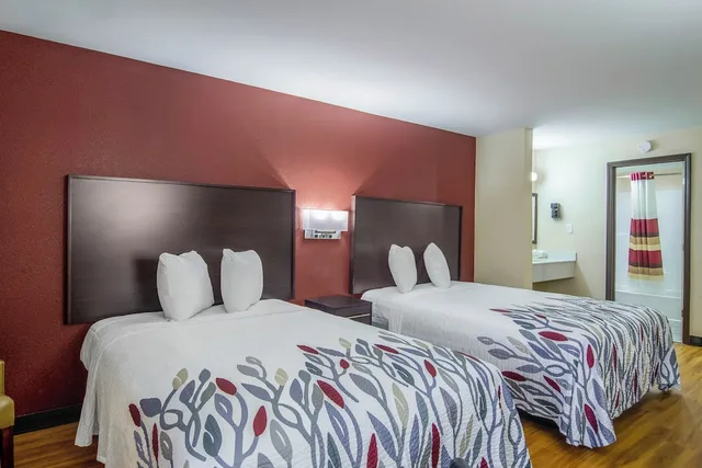 غرفة قياسية بسريرين مزدوجين، Red Roof Inn Perrysburg 2/5