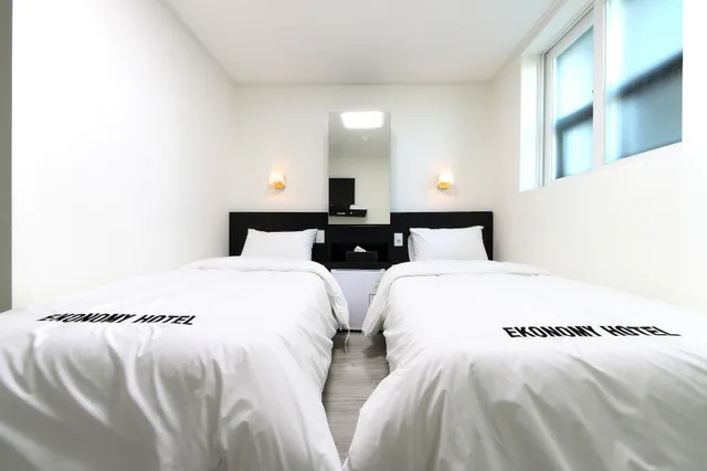 Twin Beds, Ekonomy Hotel Incheon 6/10