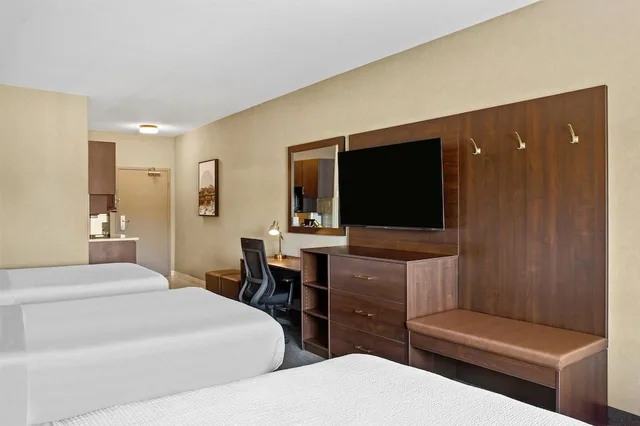 غرفة ديلوكس بسريرين مزدوجين، Ramada By Wyndham Drumheller Hotel & Suites 4/7