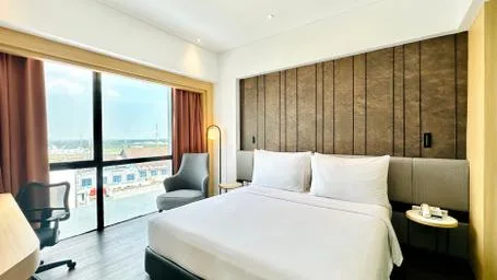 غرفة مريحة سوبيريور بسرير كينج، Brits Hotel Karawang 1/1