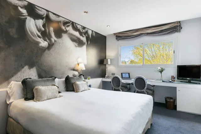 غرفة قياسية بسرير كوين، Globales Acis And Galatea Hotel 3/8