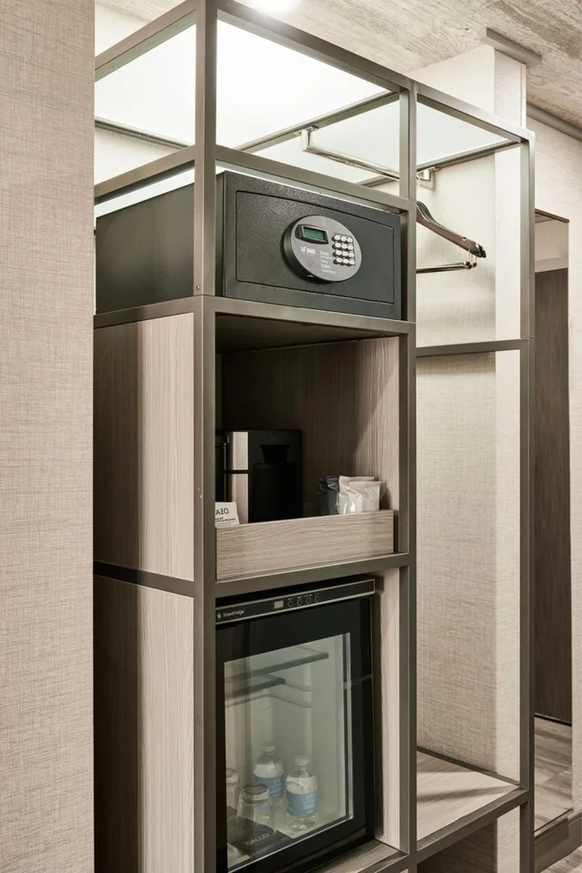 غرفة قياسية بسرير كينج لذوي الإعاقة، AC Hotel San Diego Downtown Gaslamp Quarter 5/5