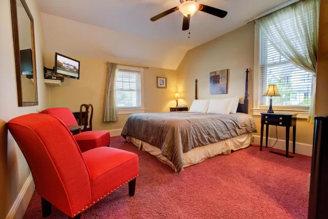 Room, King Bed, Private Bathroom, with Pool، The Hewitt Wellington Hotel 4/9