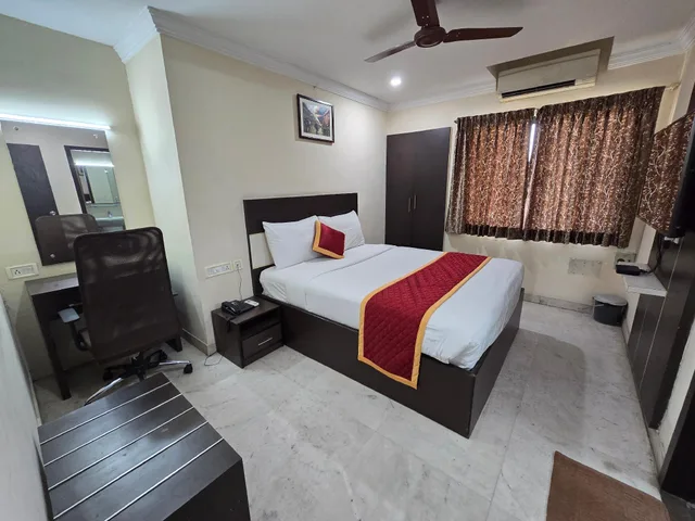 غرفة قياسية بسرير مزدوج، Ashok Residency 2/2