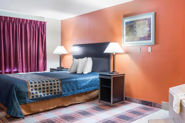 جناح بسرير كينج بجاكوزي، Americas Best Value Inn & Suites Mableton Atlanta 3/5