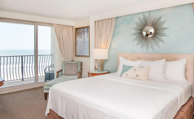 Room, King Bed, Ocean Front، One Ocean Resort & Spa 2/4