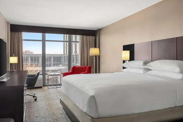 غرفة بسرير كينج، Delta Hotels by Marriott Somerset 1/7