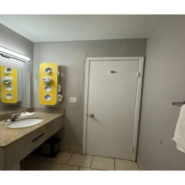 غرفة رباعية، Motel6 Janesville, WI 8/9